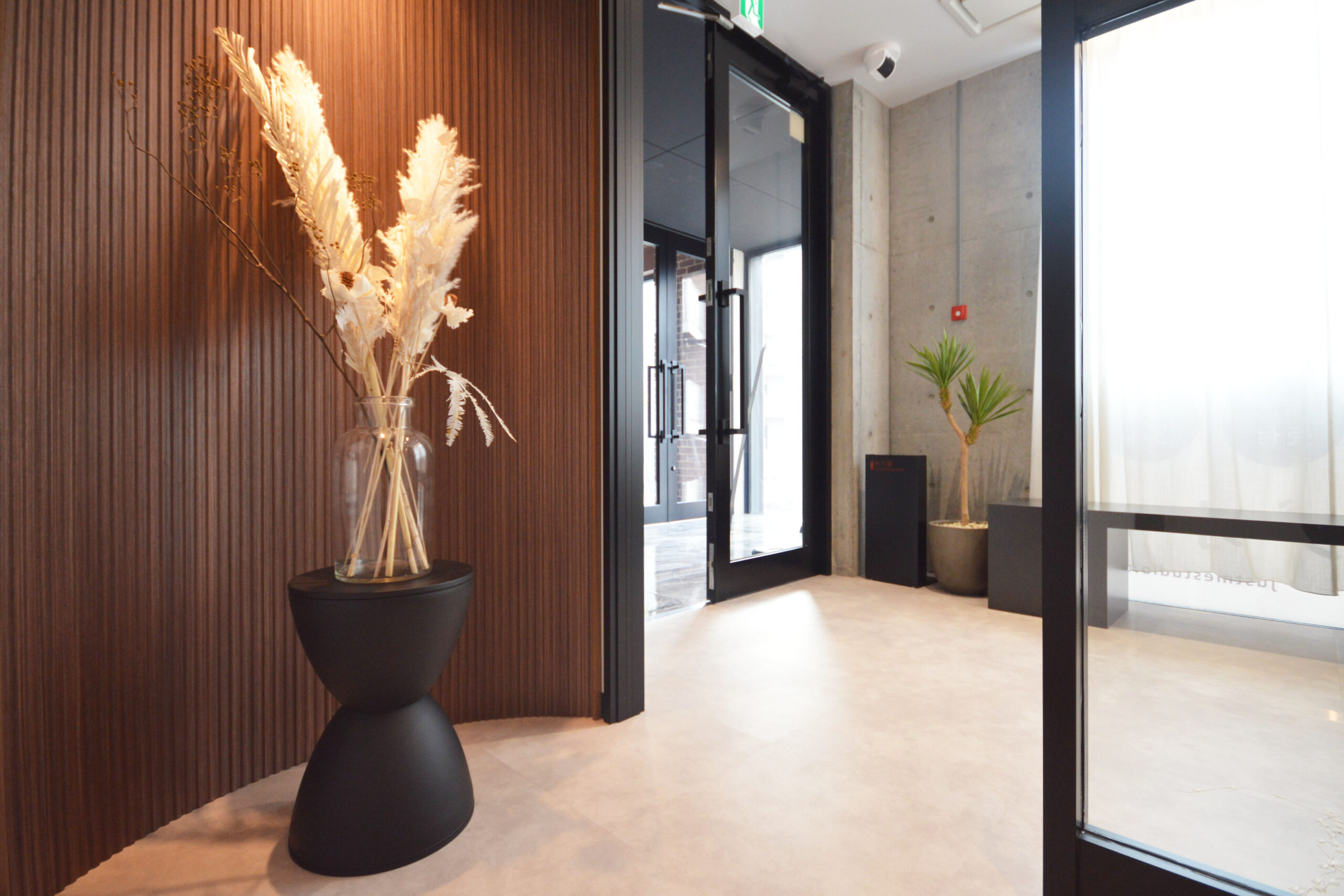 Just me studio様 店舗新装工事 - 店舗やオフィスの内装デザインから内装工事まで｜株式会社レジスト・名古屋市